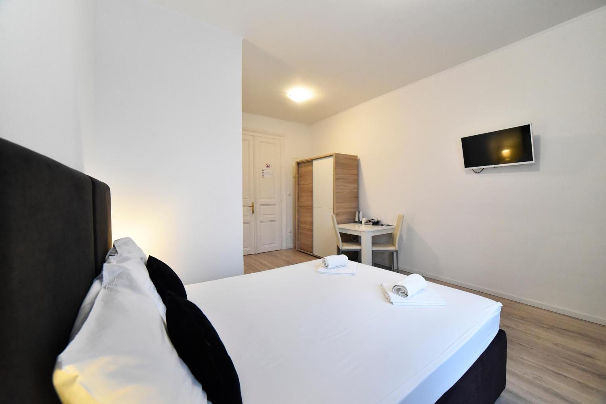 Virtus Apartments And Rooms With Free Private Parking Загреб Экстерьер фото
